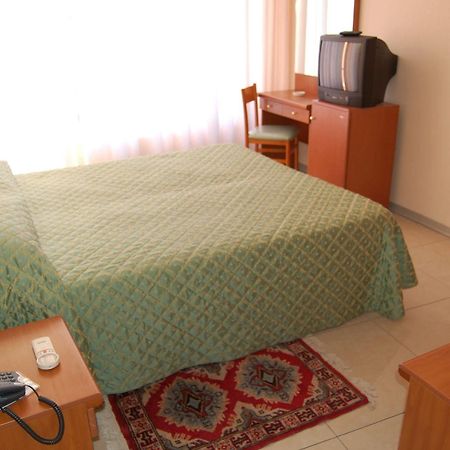 לריצ'י Hotel Cristallo מראה חיצוני תמונה