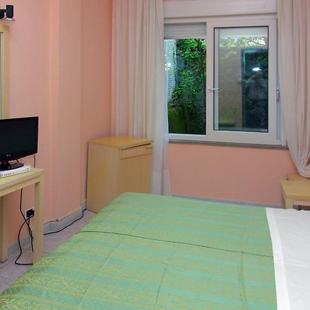 לריצ'י Hotel Cristallo מראה חיצוני תמונה