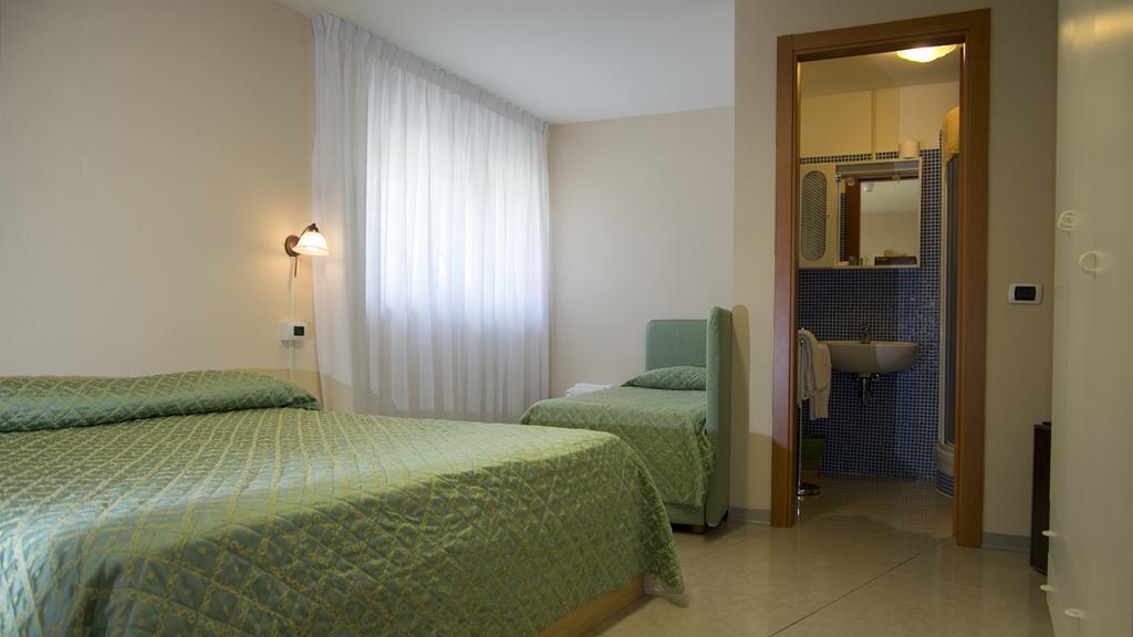 לריצ'י Hotel Cristallo מראה חיצוני תמונה