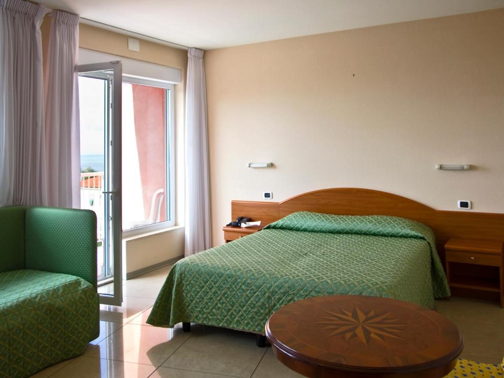לריצ'י Hotel Cristallo חדר תמונה
