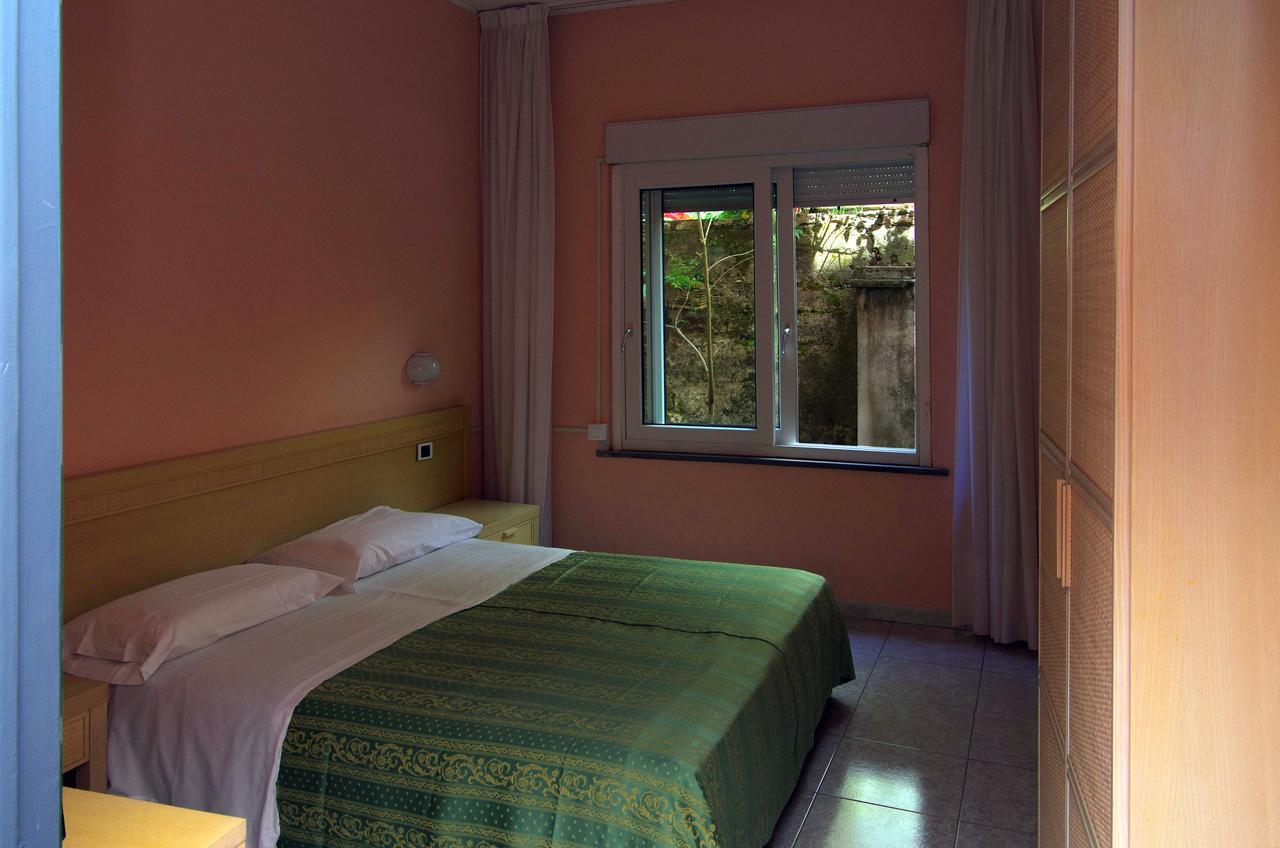 לריצ'י Hotel Cristallo מראה חיצוני תמונה
