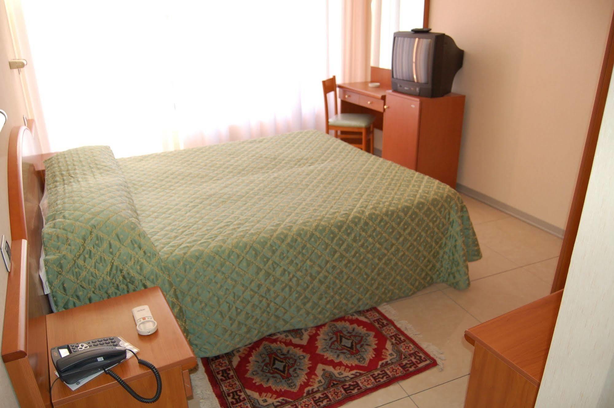 לריצ'י Hotel Cristallo מראה חיצוני תמונה