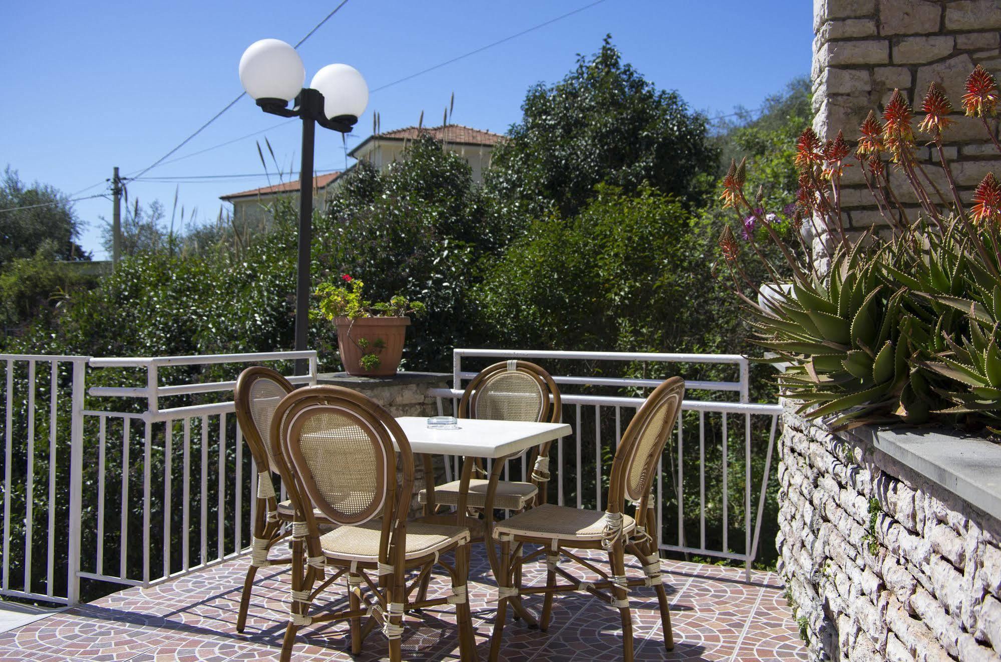 לריצ'י Hotel Cristallo מראה חיצוני תמונה