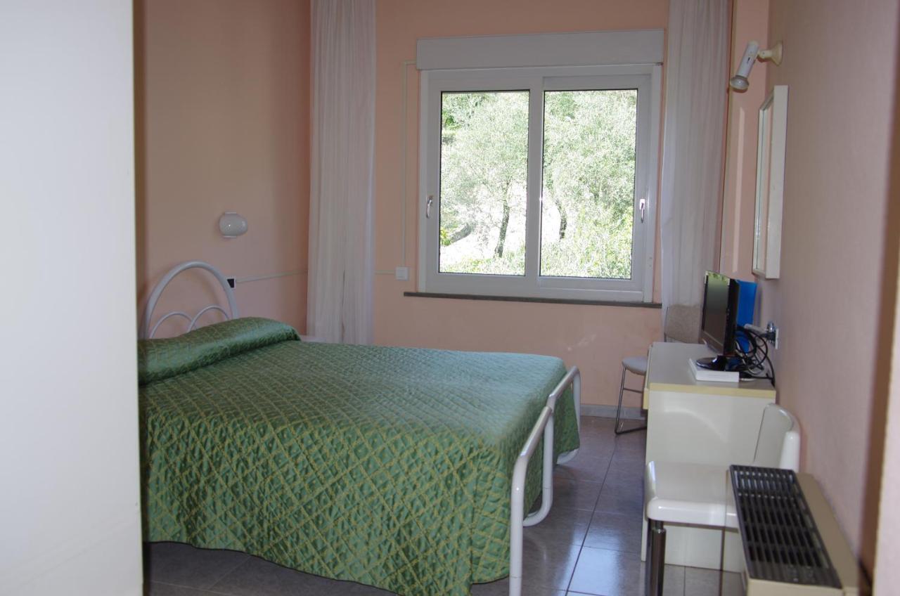 לריצ'י Hotel Cristallo מראה חיצוני תמונה